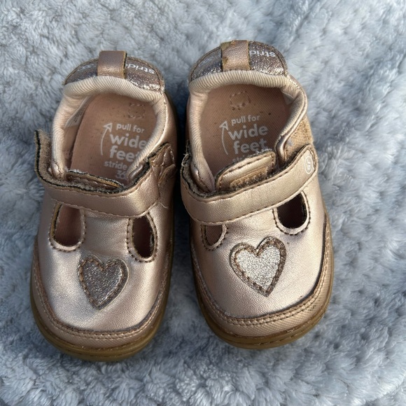 Stride Rite Shimmering Gold Baby Shoes with Heart Accent - Picture 1 of 4